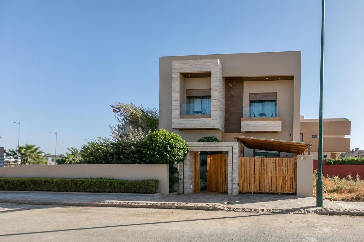 La façade de Villa Elk
